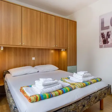 Kon-Tiki Apartments Mali Lošinj Exteriér fotografie