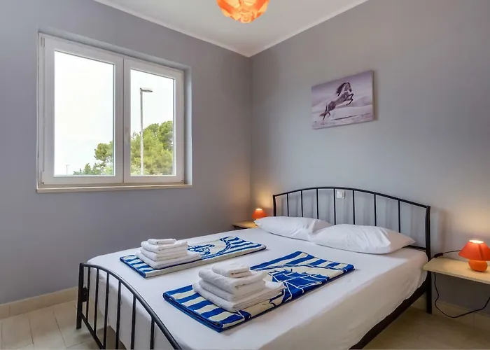 Kon-Tiki Apartments